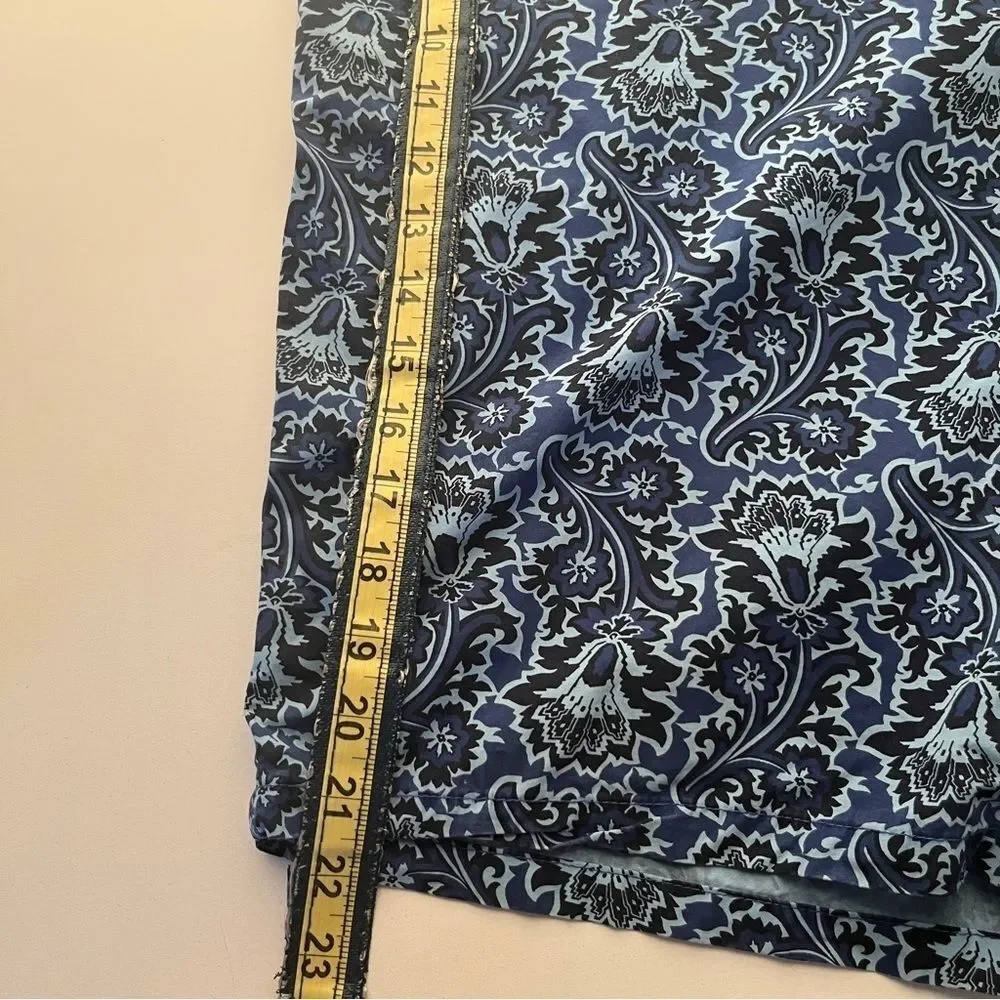 Banana Republic Men’s Blue Paisley Flat Front Shorts Size 38